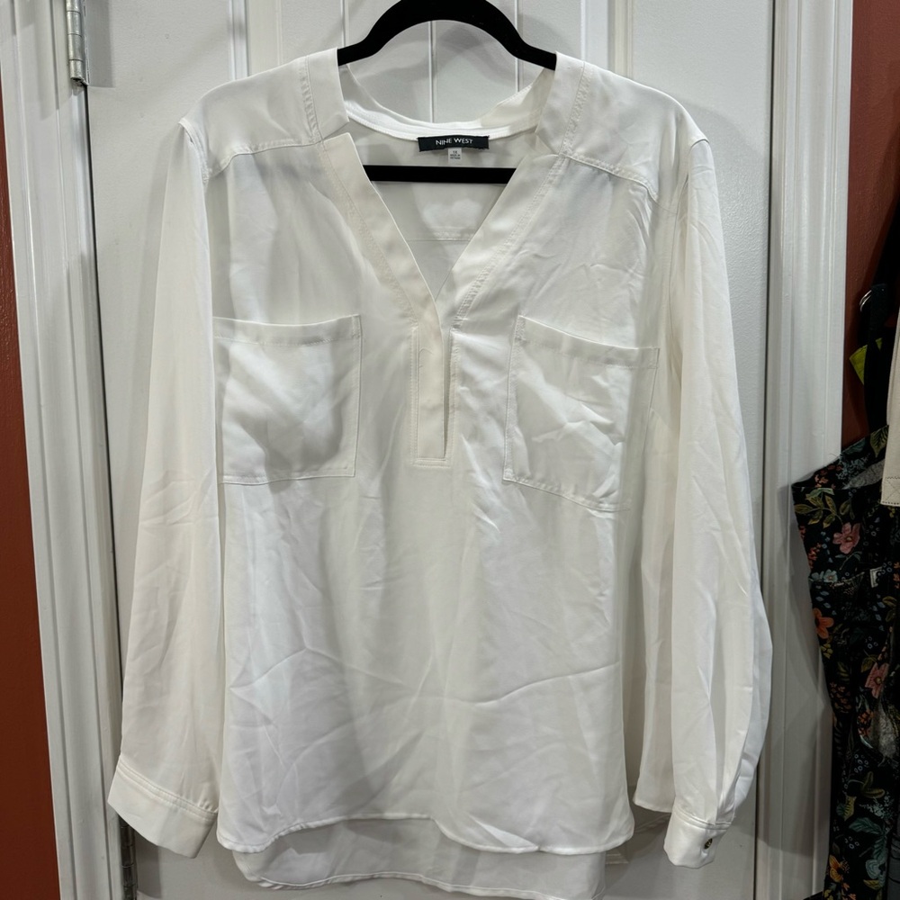 BNWT White Nine West Utility V-Neck Long Sleeve Blouse Size 1X